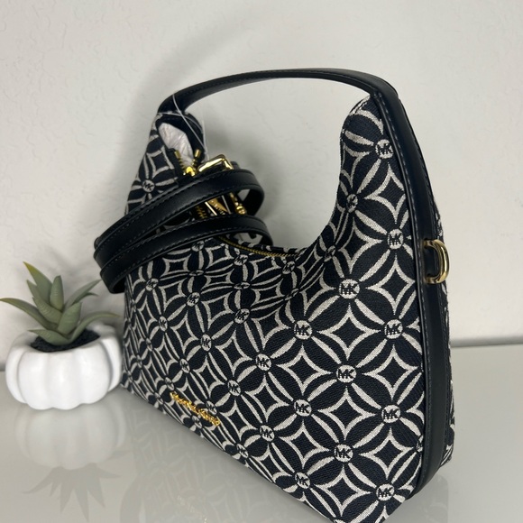 NWT Michael Kors Ember Small Messenger Crossnody bag Jacquard Black - Picture 3 of 6